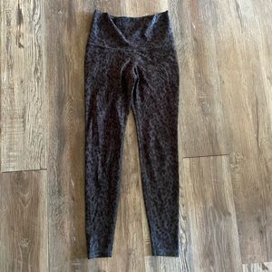 Old navy cheetah black leggings